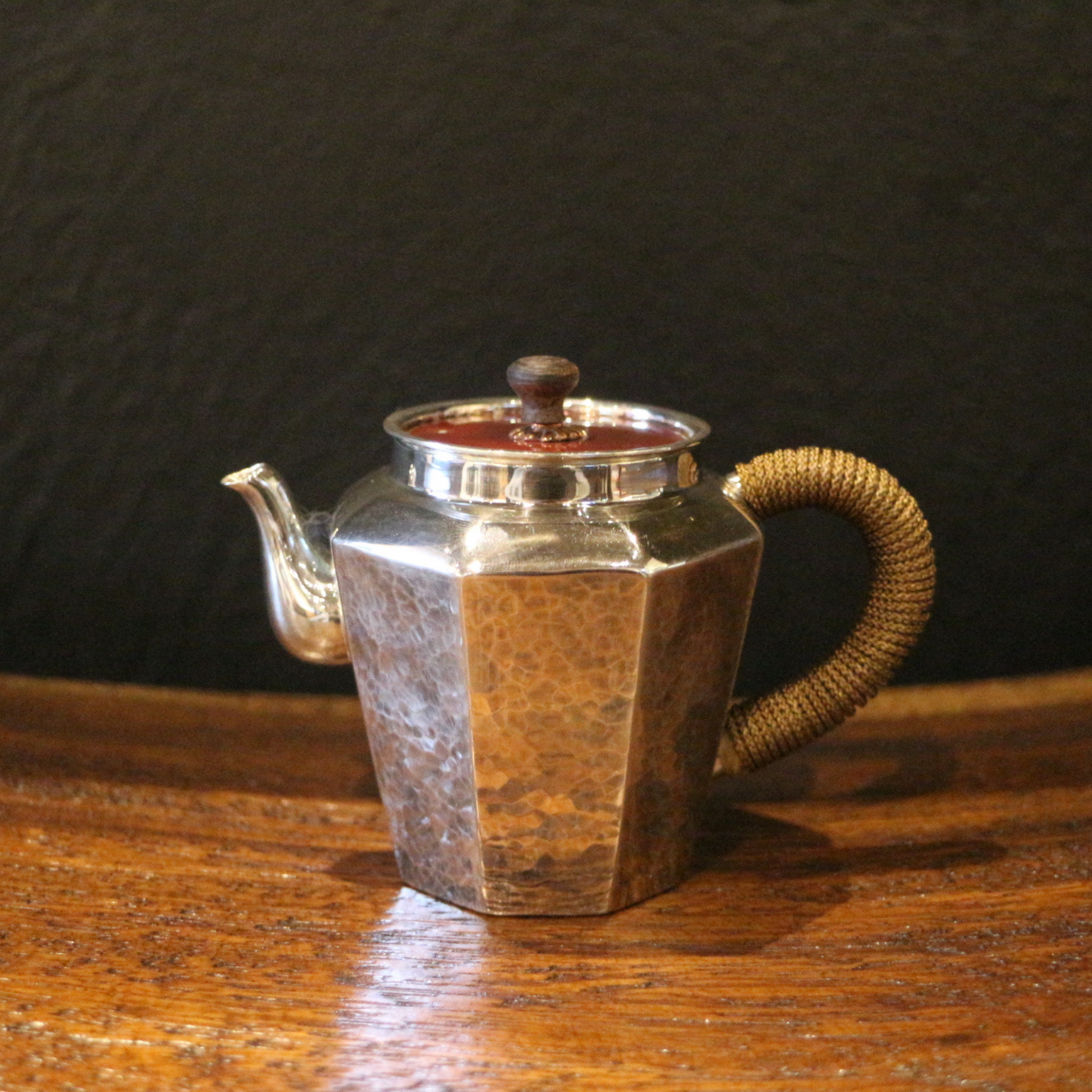 Silver handle pot (tapered octagonal pot/ebony pot button)