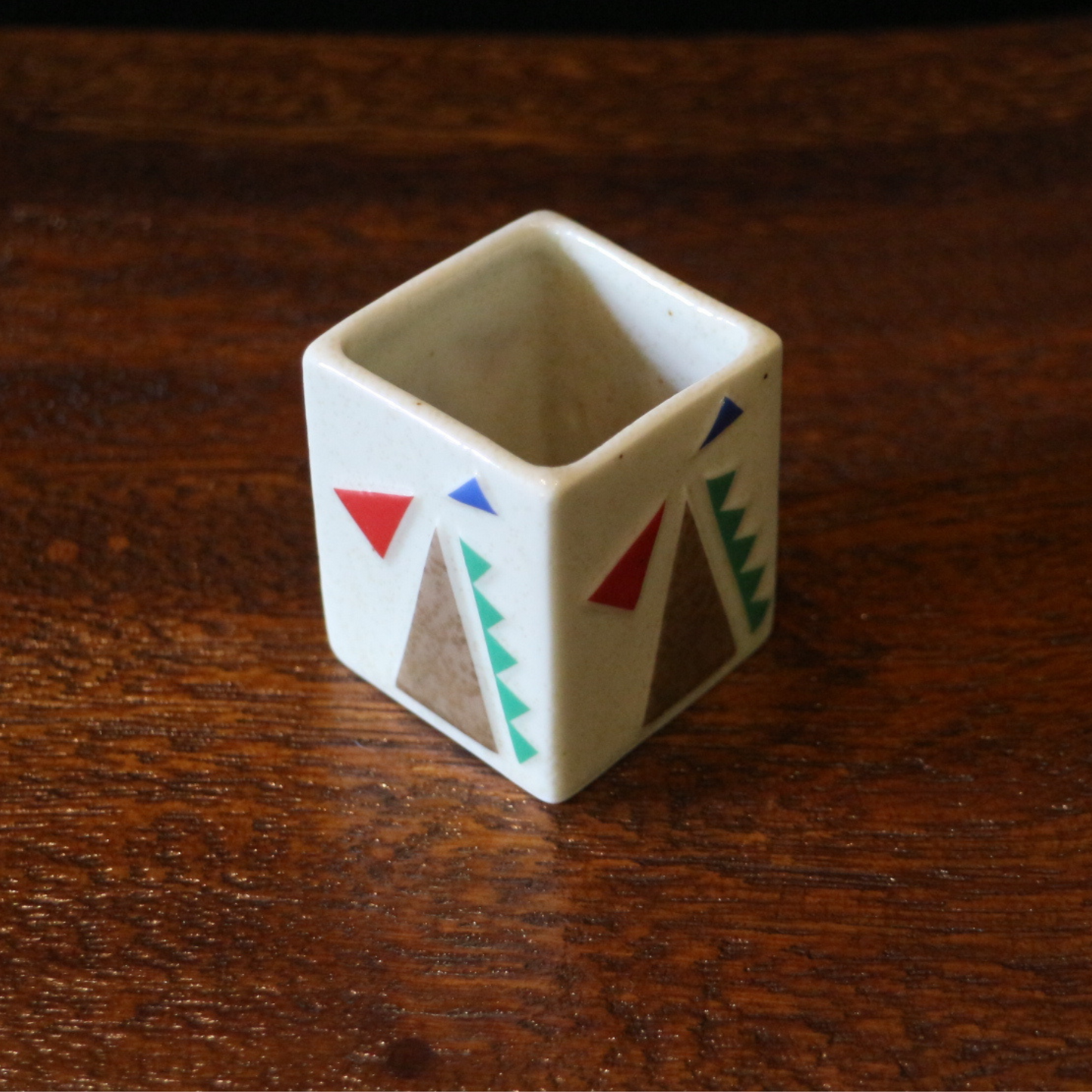 Ceramic Lid Stand