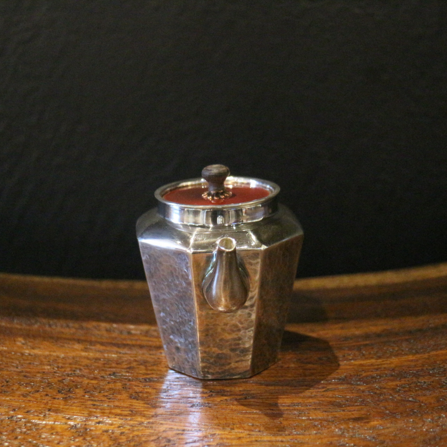 Silver handle pot (tapered octagonal pot/ebony pot button)