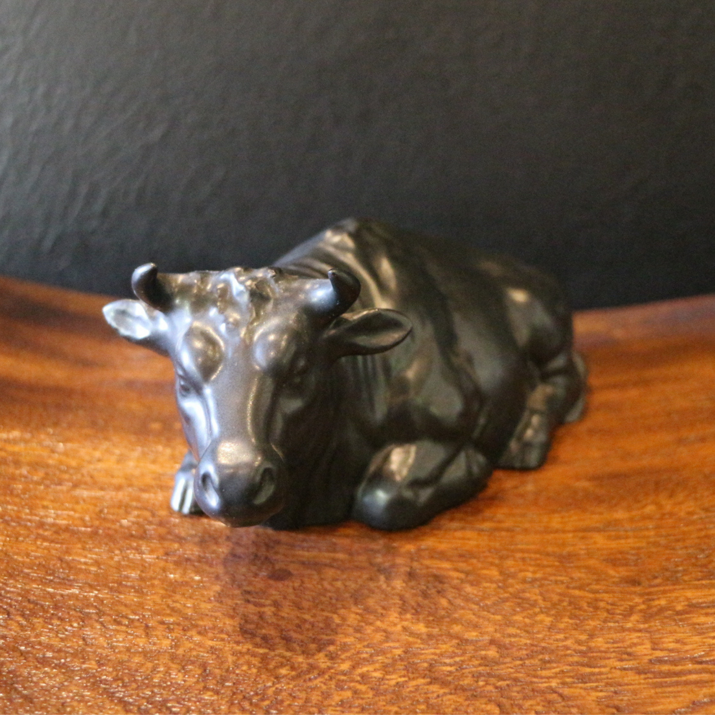 Ornament/Ceramic Cow