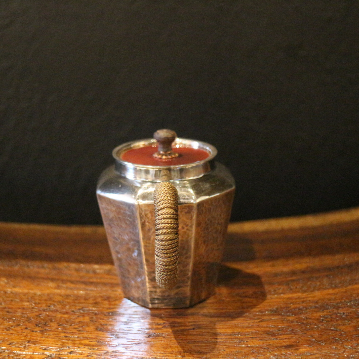 Silver handle pot (tapered octagonal pot/ebony pot button)