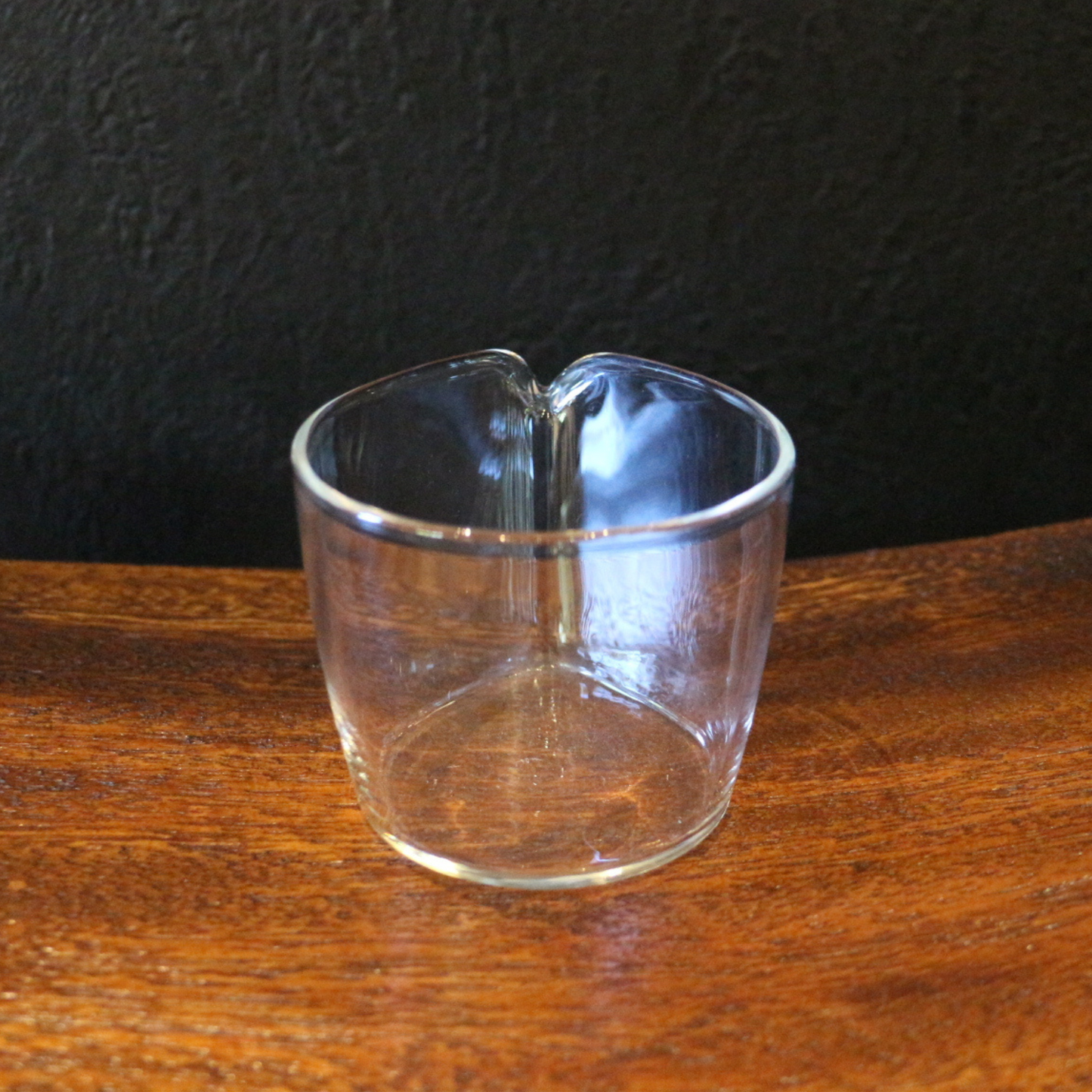 Flat thickened fair cup