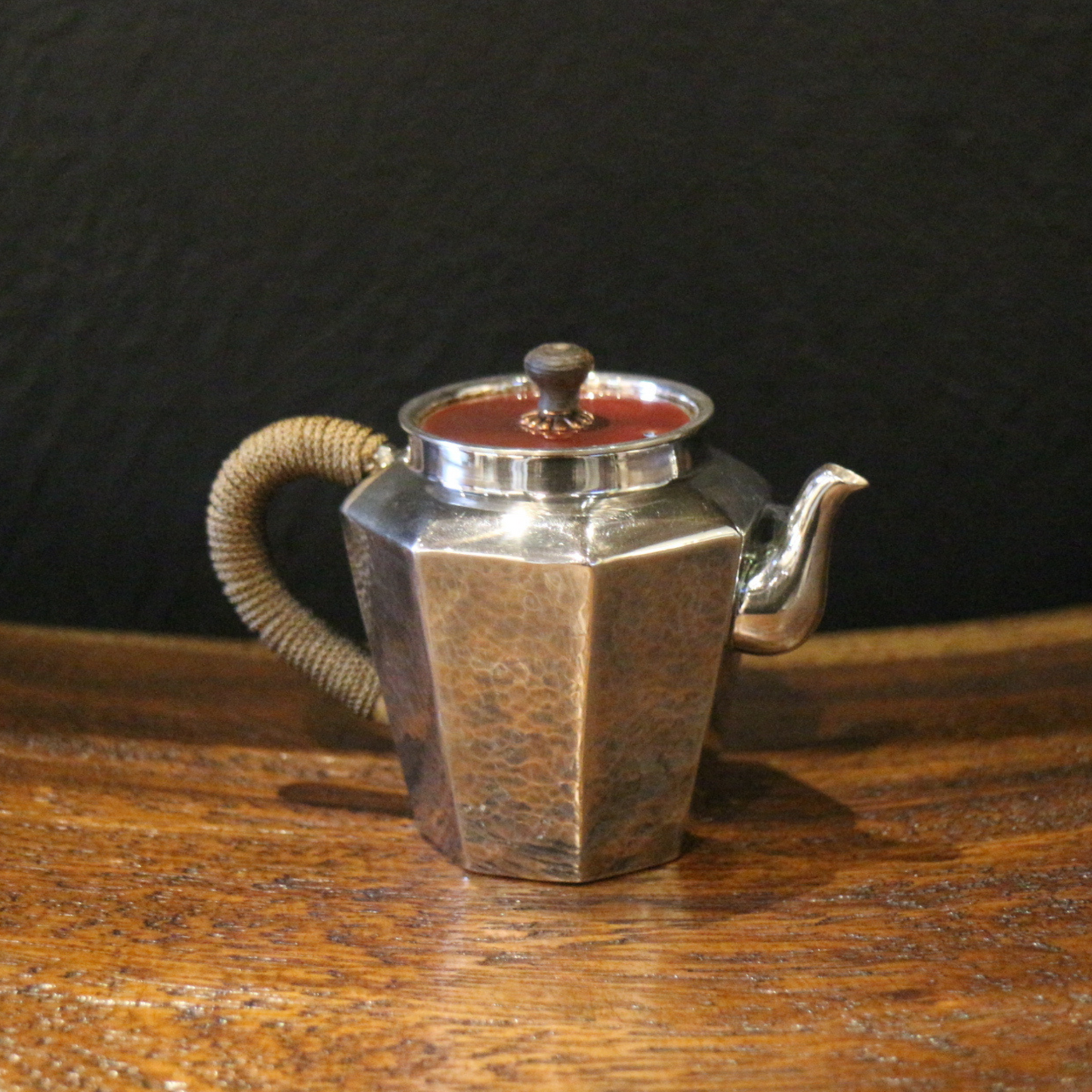 Silver handle pot (tapered octagonal pot/ebony pot button)