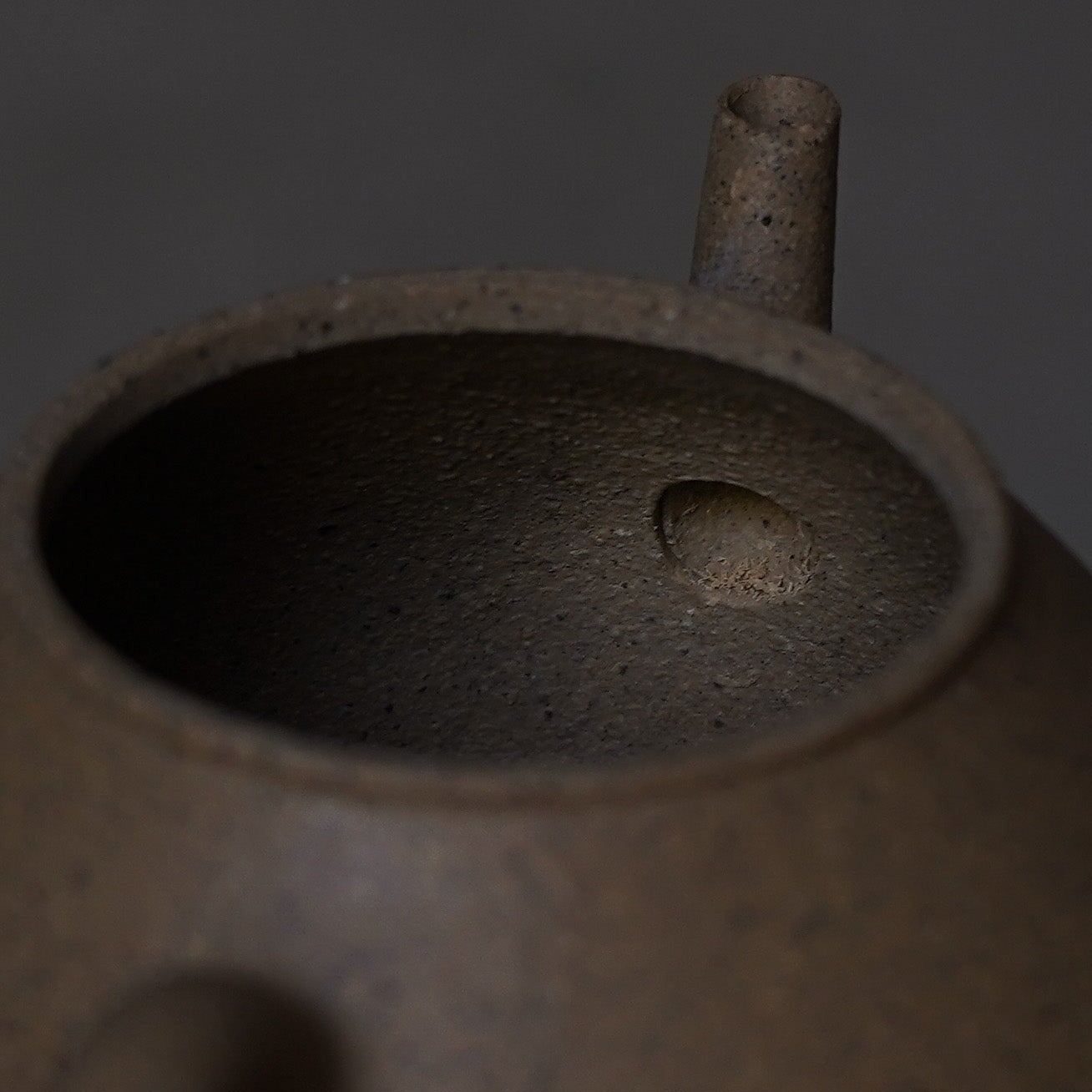 Yellow Clay Pomelo-shaped Teapot with Handle