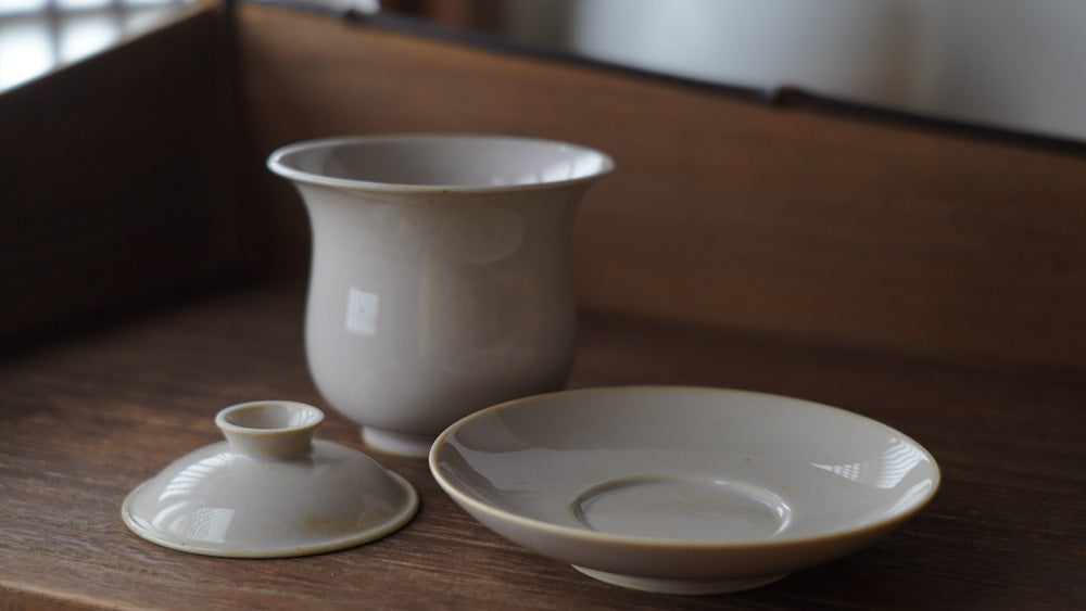 Pale Pink Large-Bellied Ceramic Covered Bowl