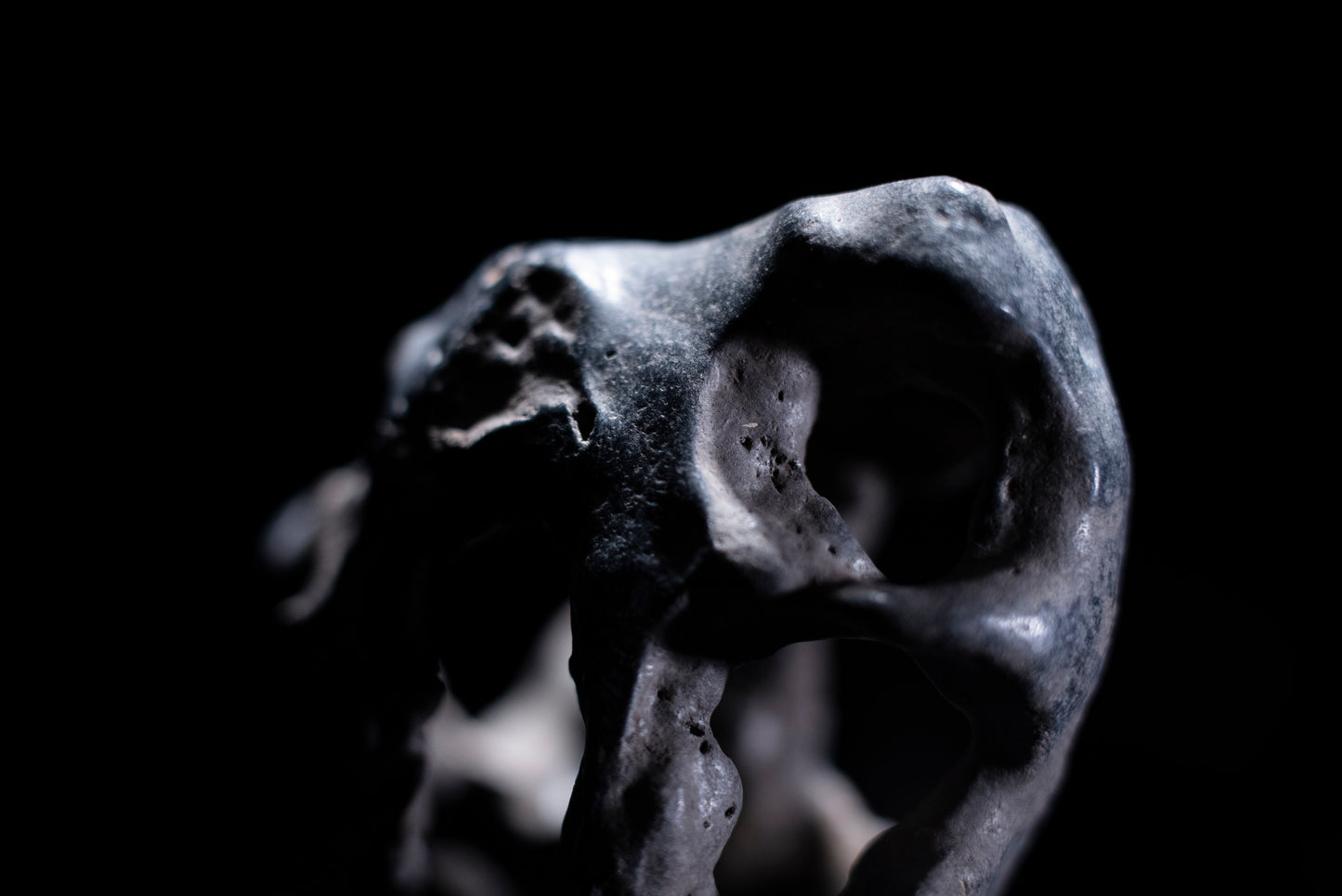 賞石擺件/貴州墨金石 Black Taihu Stone