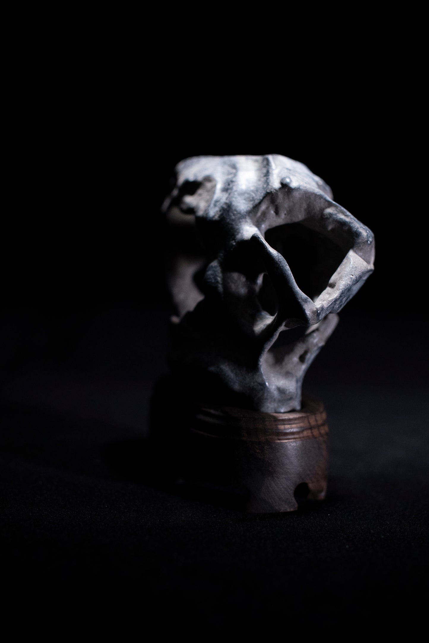 賞石擺件/貴州墨金石 Black Taihu Stone
