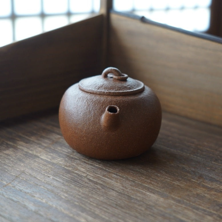 Clasp-lid Purple Clay Teapot