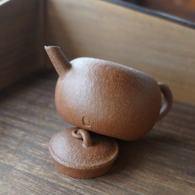 Clasp-lid Purple Clay Teapot