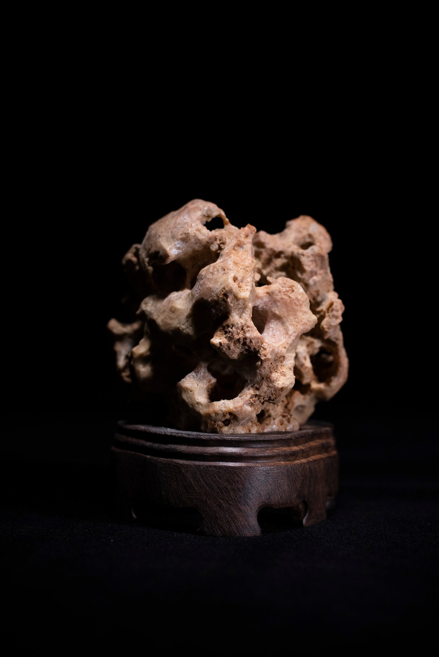 賞石擺件/湘西紫玲瓏 - 香爐球Golden Xiangxi Taihu Stone Incense Burner
