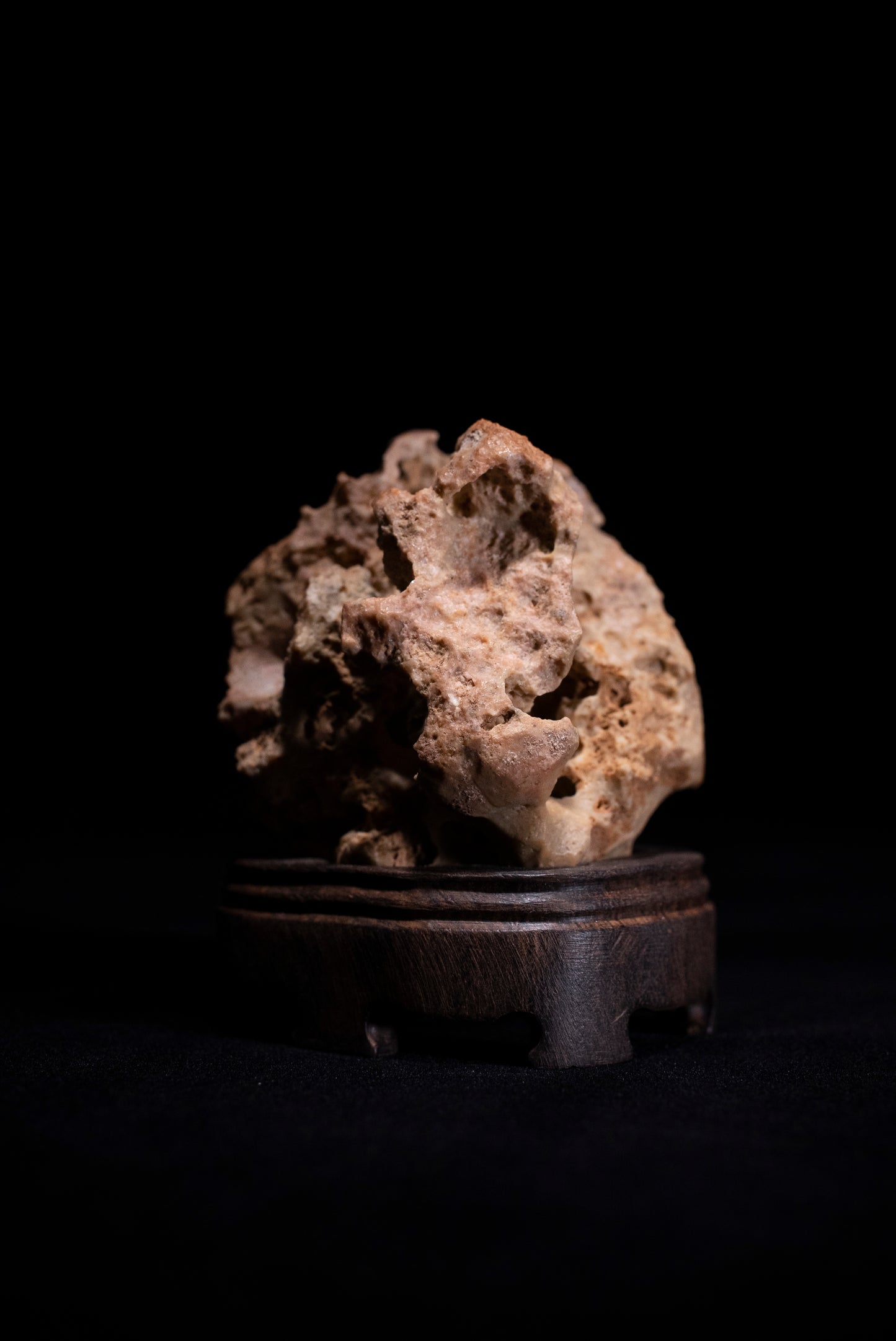 賞石擺件/湘西紫玲瓏 - 香爐球Golden Xiangxi Taihu Stone Incense Burner