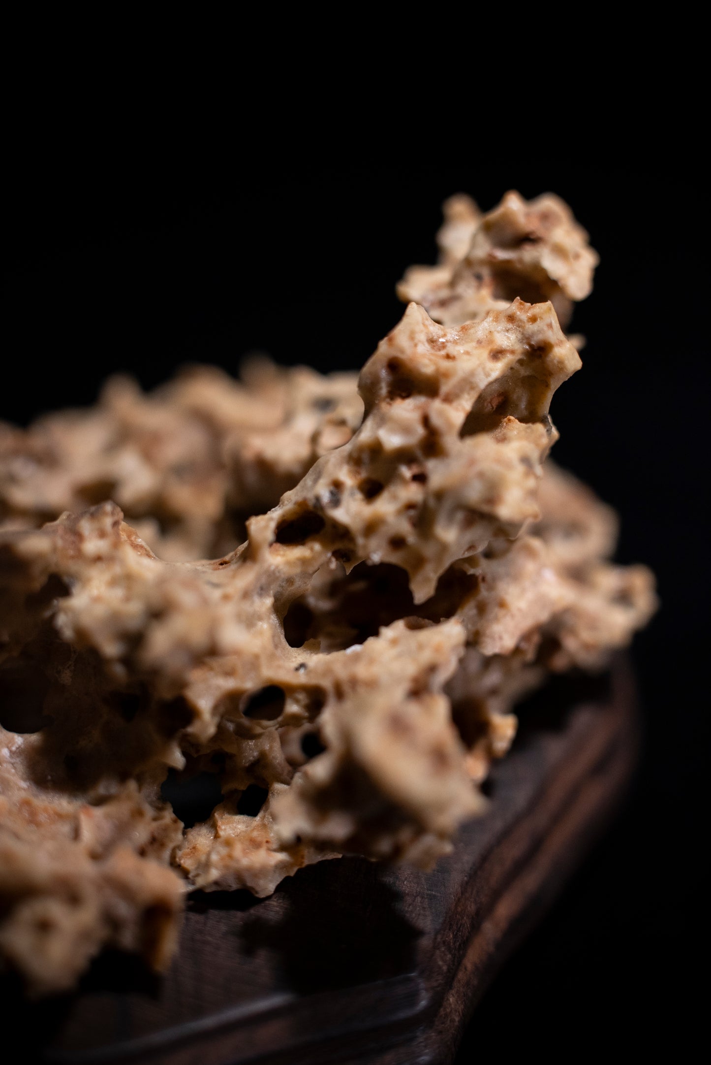 賞石擺件/湘西紫玲瓏 - 黃金甲香爐 Golden Xiangxi Taihu Stone Incense Burner