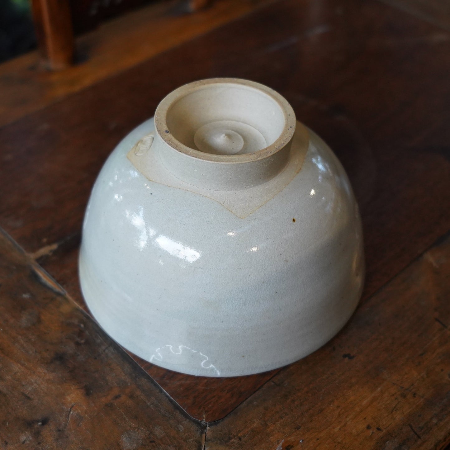 齒輪紋灰釉陶抹茶碗