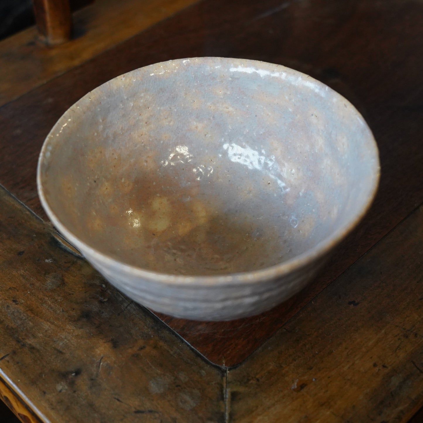 粉色陶茶碗