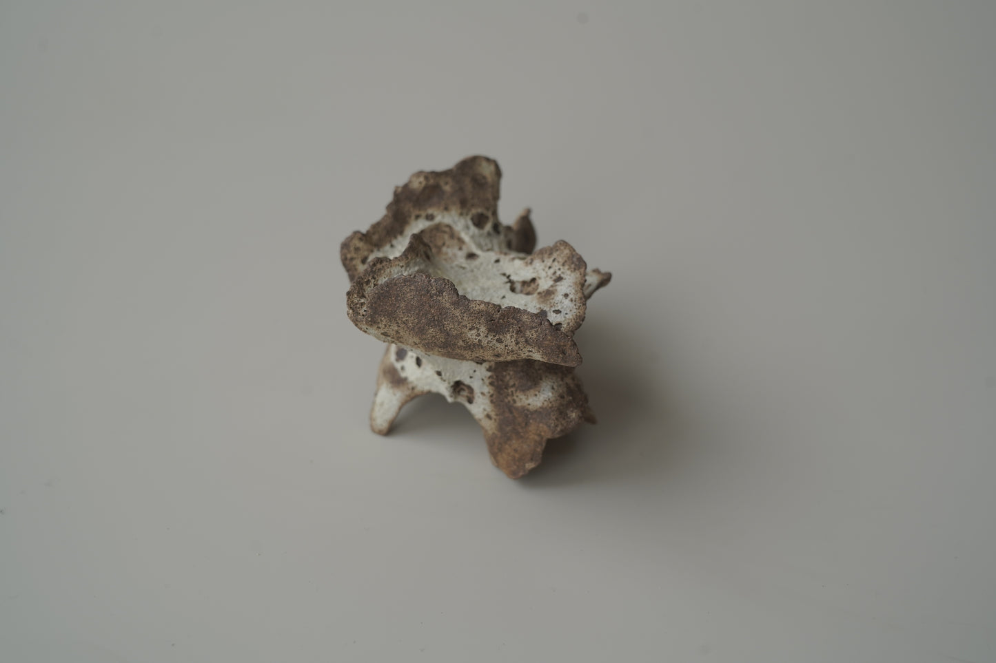 手捏木耳型裝飾物-立體花/白咖色