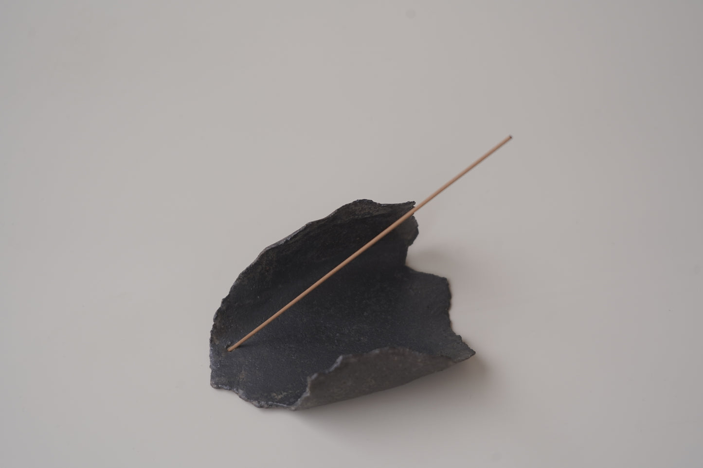殘片臥香座/黑色