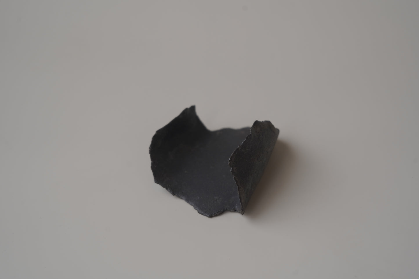殘片臥香座/黑色