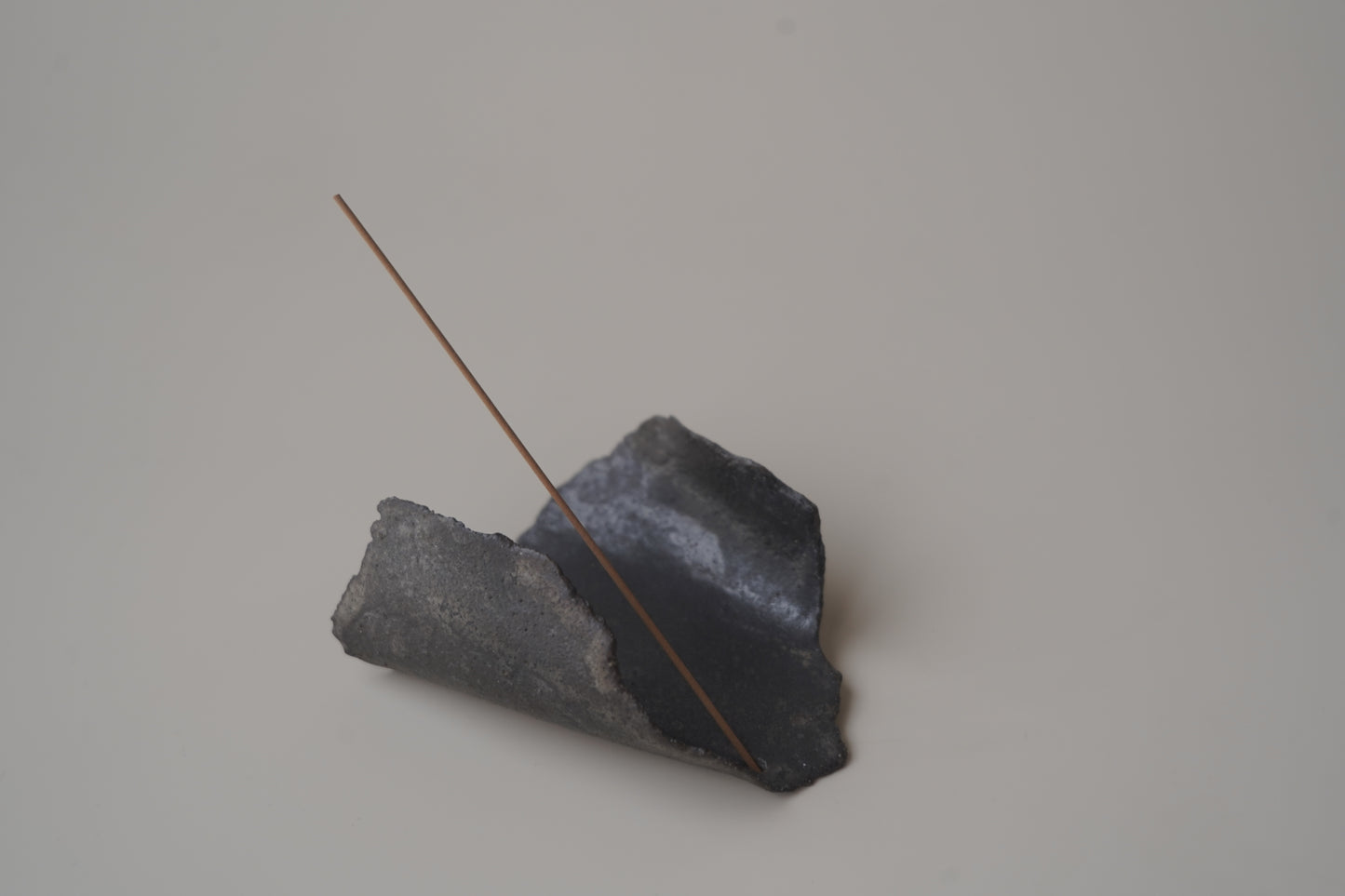 殘片臥香座/黑色
