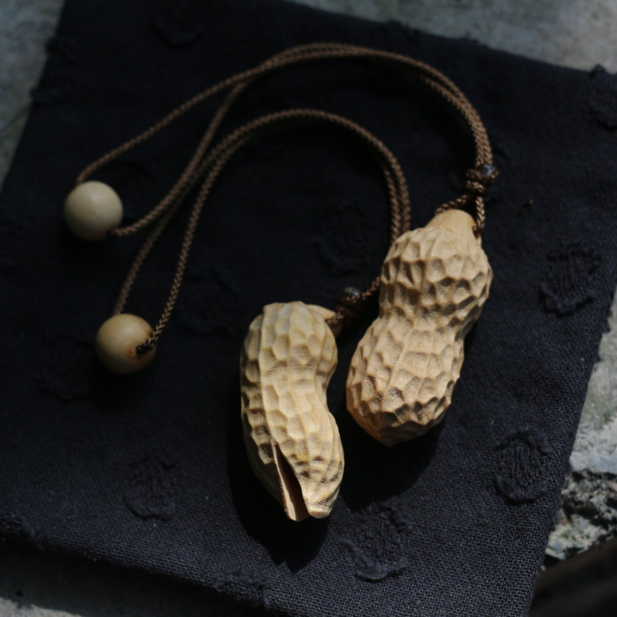 Auspicious peanuts