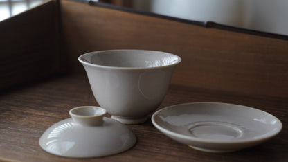 淡綠陶瓷蓋碗