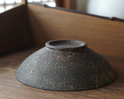 Iron-glazed Clay Round Teapot Stand