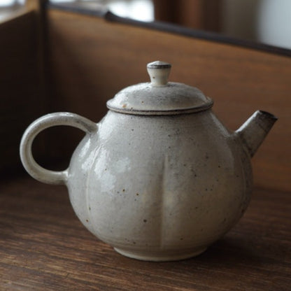 Diamond-pattern Ceramic Teapot with White Powder Glaze(Round Style)