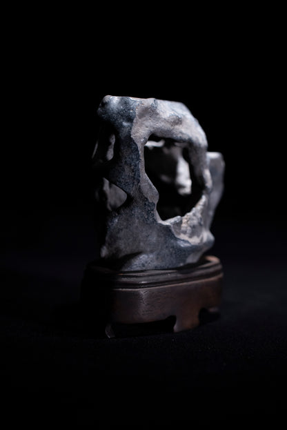 賞石擺件/貴州墨金石 Black Taihu Stone