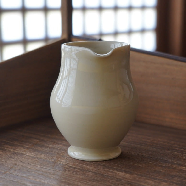 Handcrafted Ceramic White Handle Fair Cup(medium)