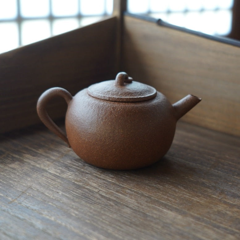 Clasp-lid Purple Clay Teapot