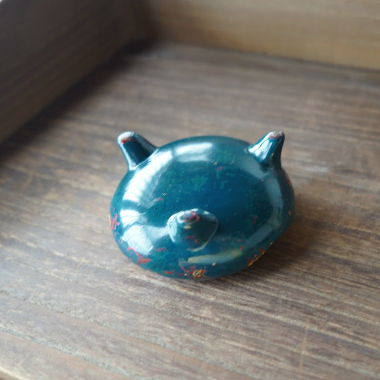 Lacquerware/boxwood three-legged tea sink