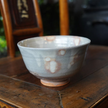 御砂燒灰粉色陶茶碗