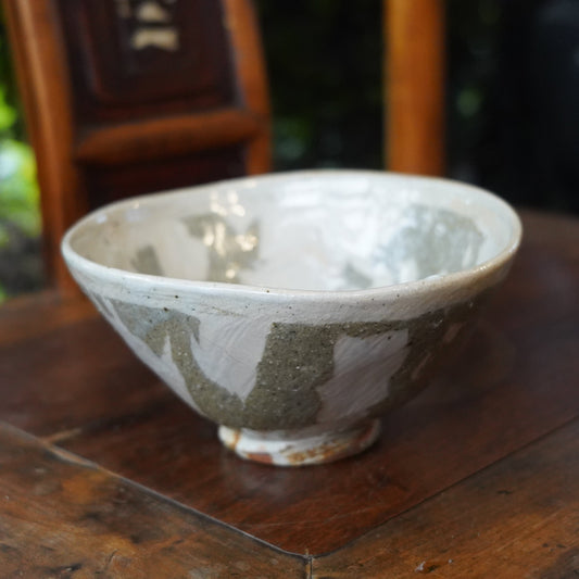 花明山窯灰白色陶茶碗