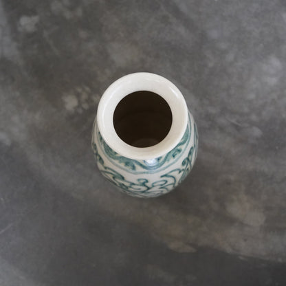 白底綠花紋陶花器