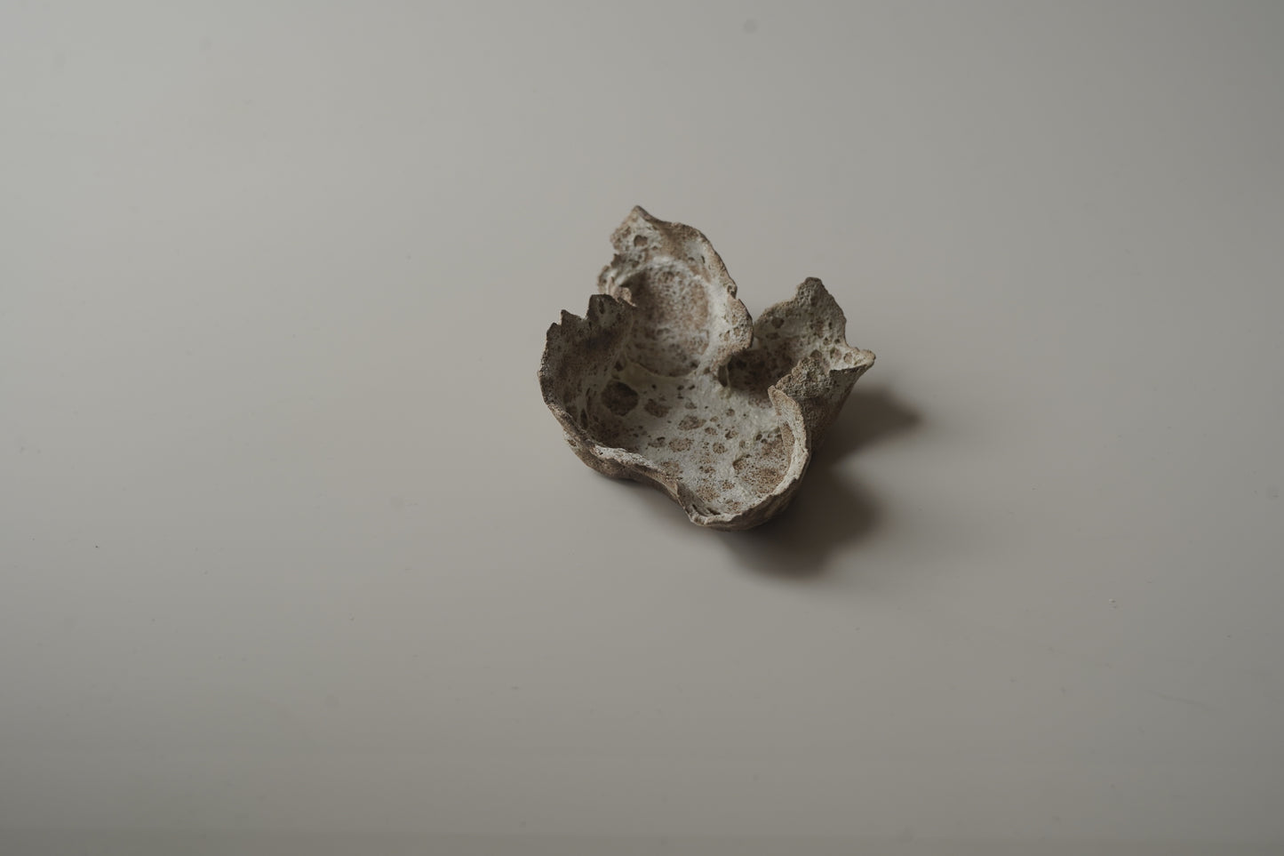 葉型燭台/白咖色