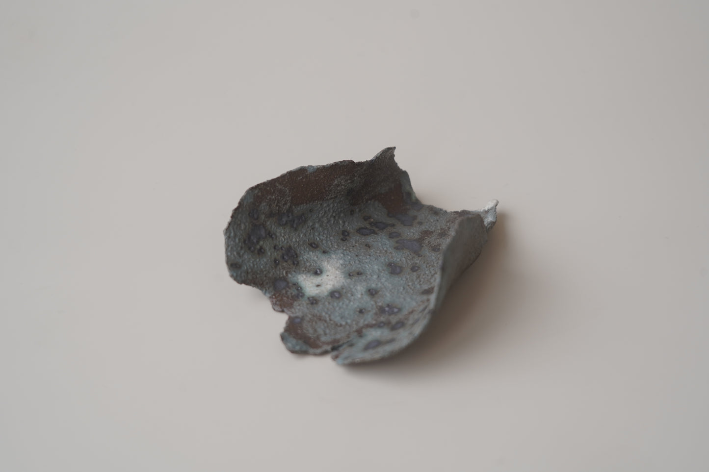 殘片臥香座/霉斑色