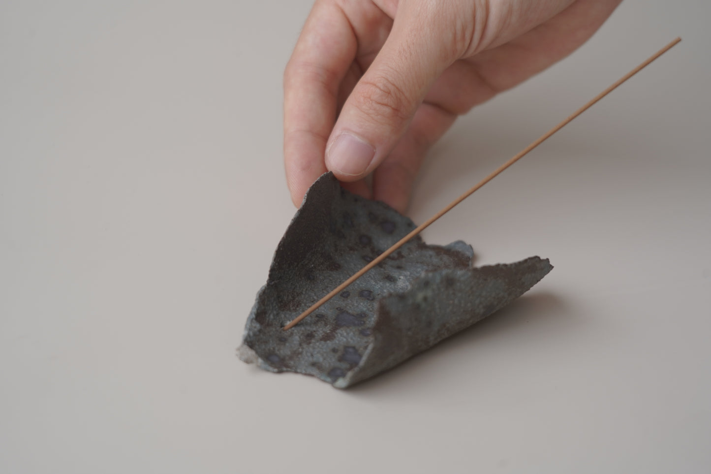 殘片臥香座/霉斑色