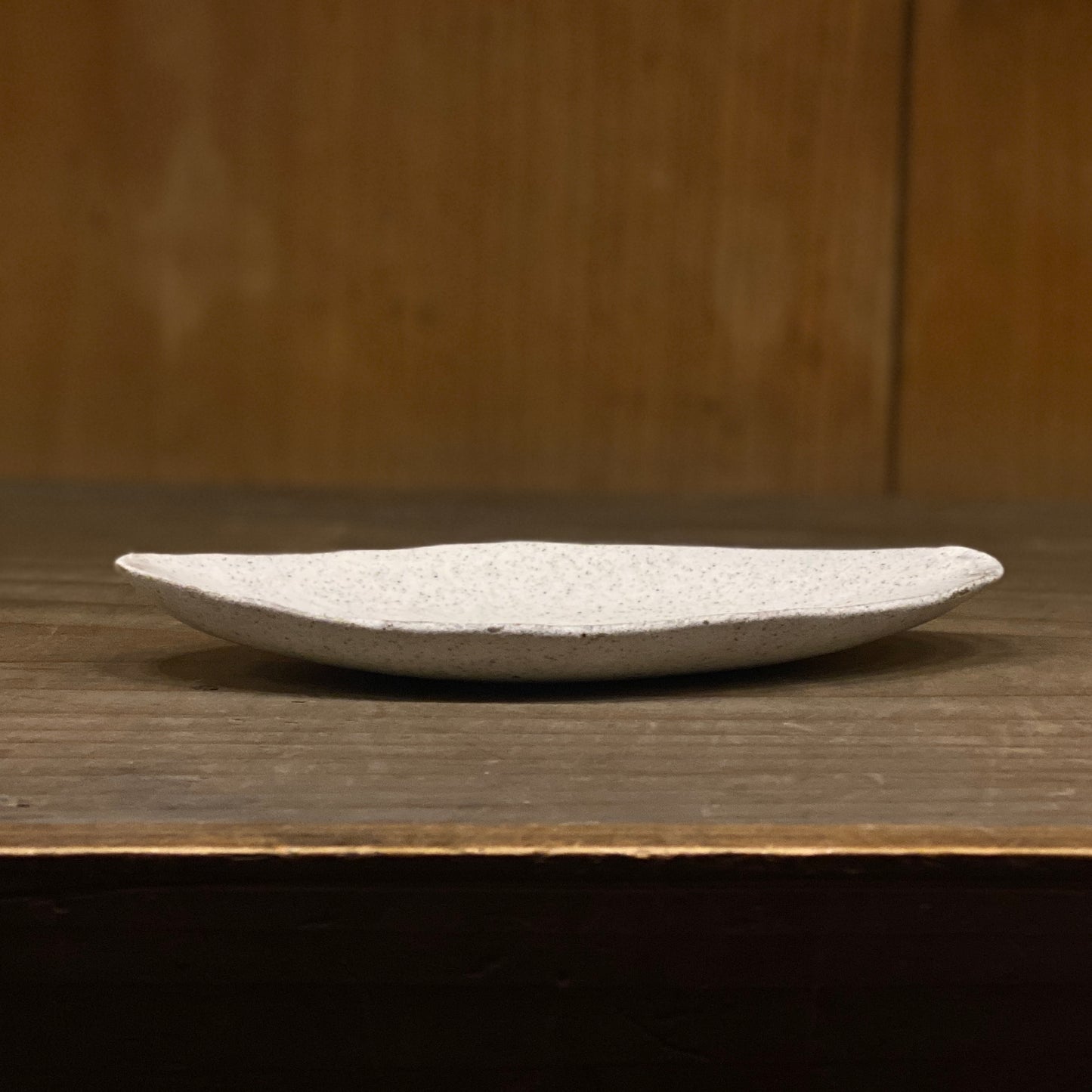 Pottery/Leaf Shaped Small Plate